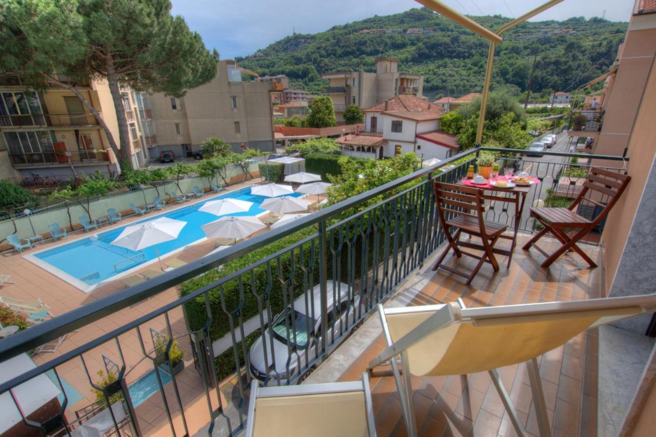 Residence Holidays Pietra Ligure Exterior photo