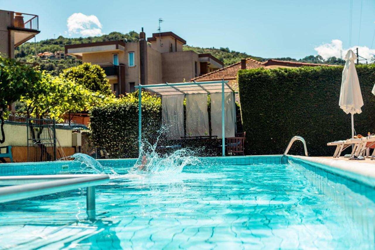 Residence Holidays Pietra Ligure Exterior photo